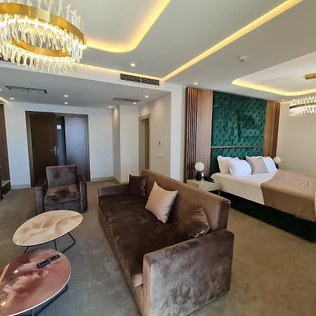 Aross Hotel