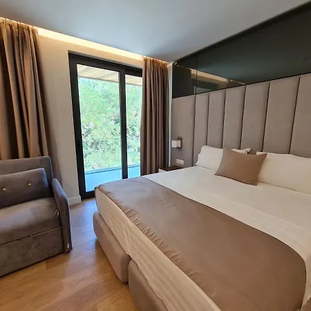 Hotel Aross Kanine