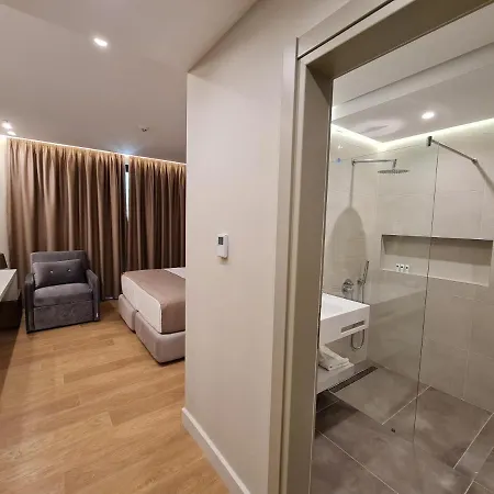 Aross Hotel