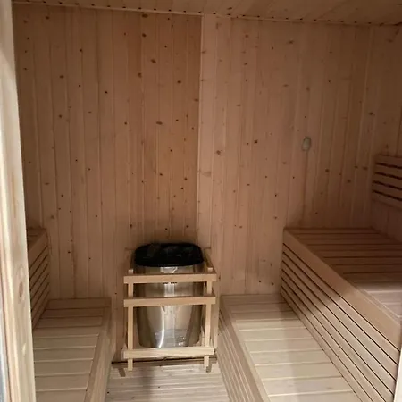 Hotel Aross Kanine